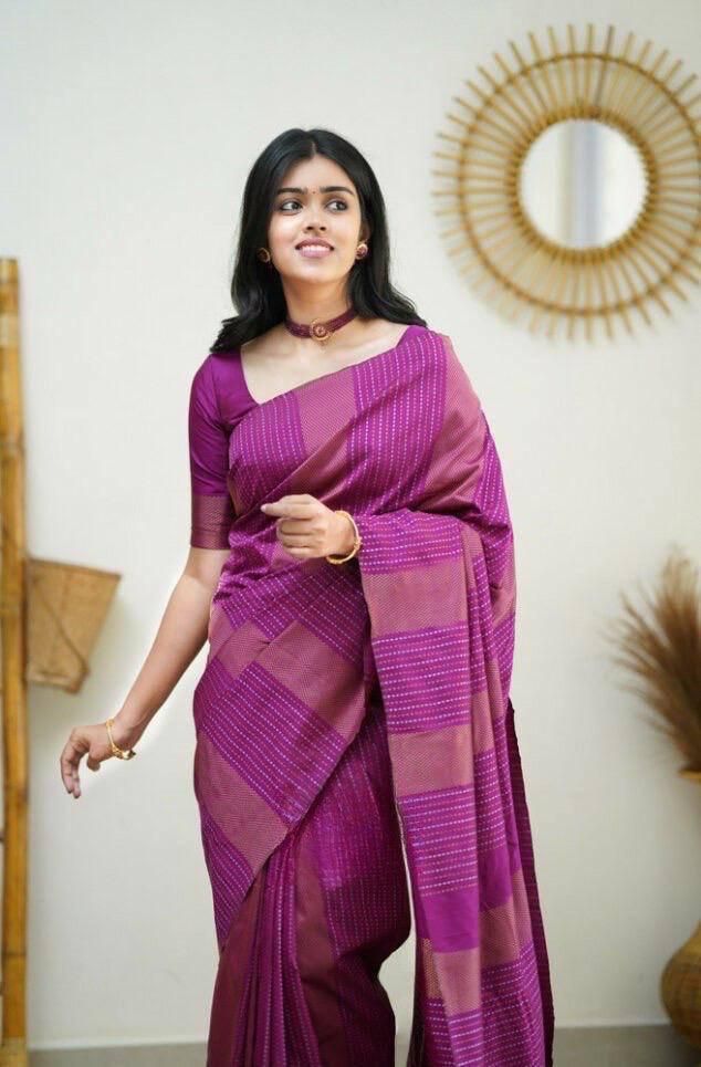 Imbrication Magenta Soft Silk Saree With Supernal Blouse Piece