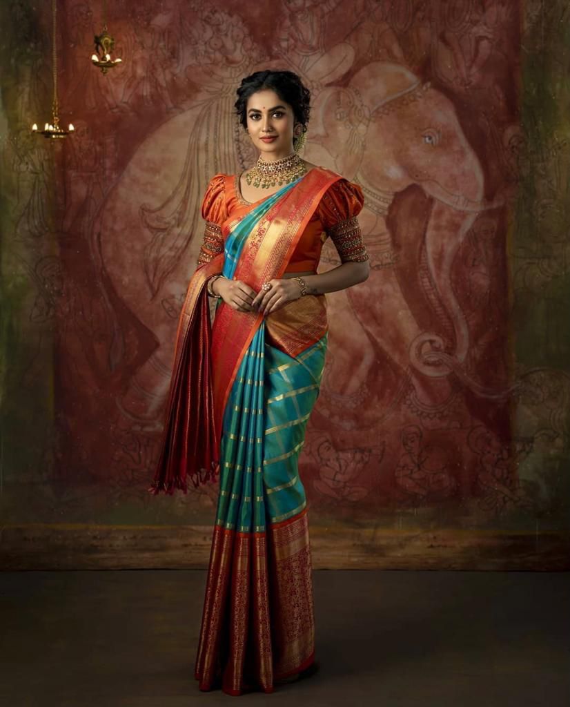 Scrumptious Rama Soft Silk Saree With Incomparable Blouse Piece