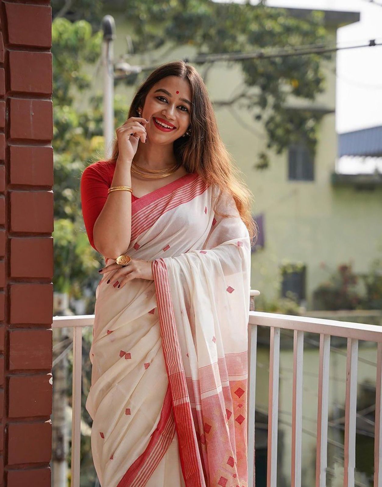 Bone White Maheshawari Cotton Silk Saree