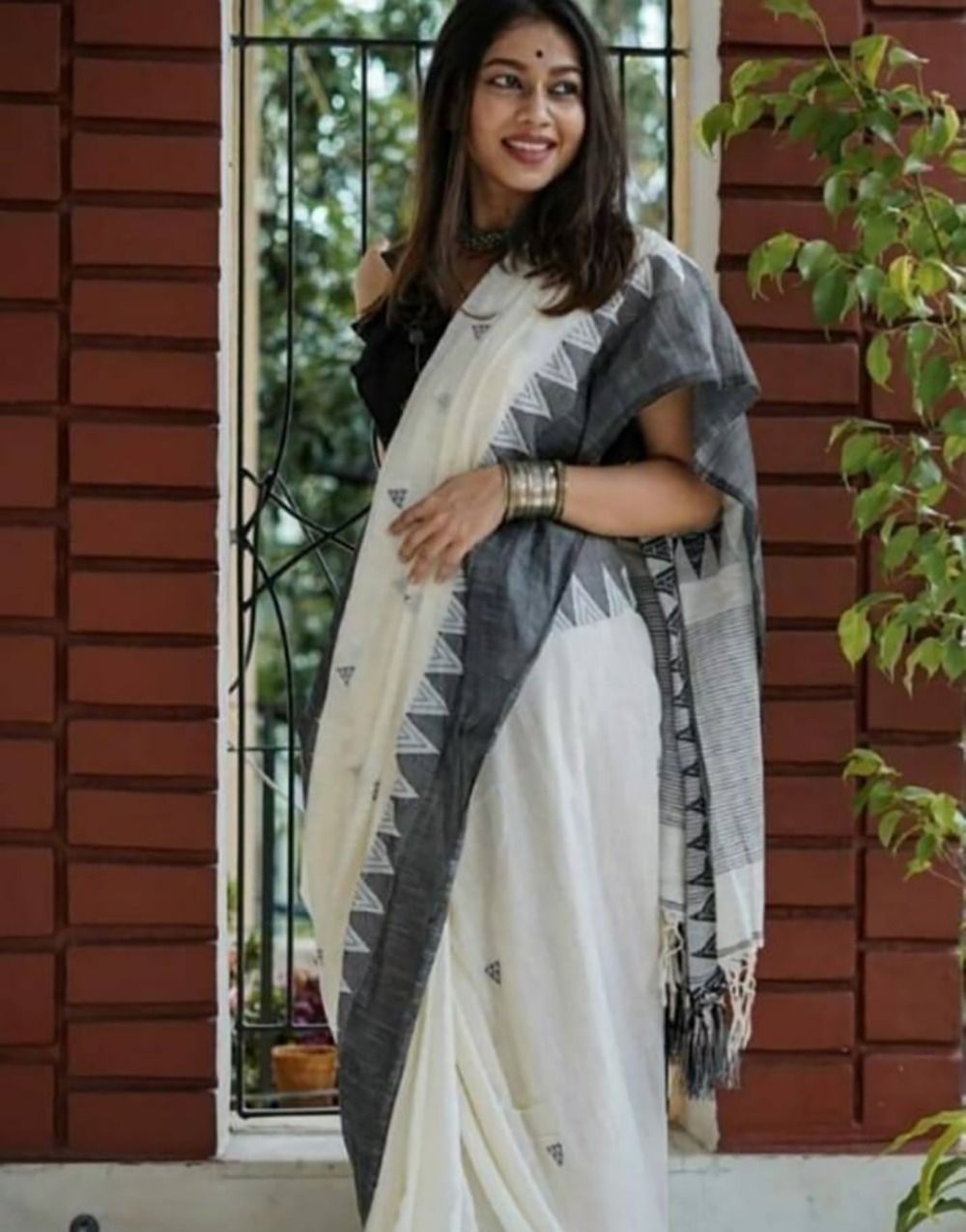 Buttery White Maheshawari Cotton Silk Saree