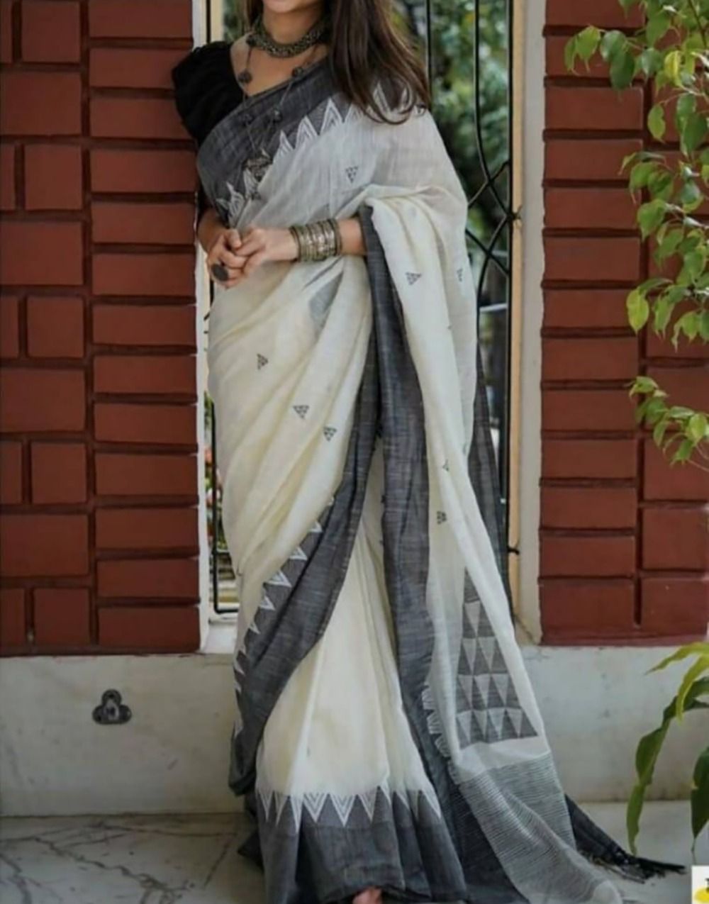 Buttery White Maheshawari Cotton Silk Saree