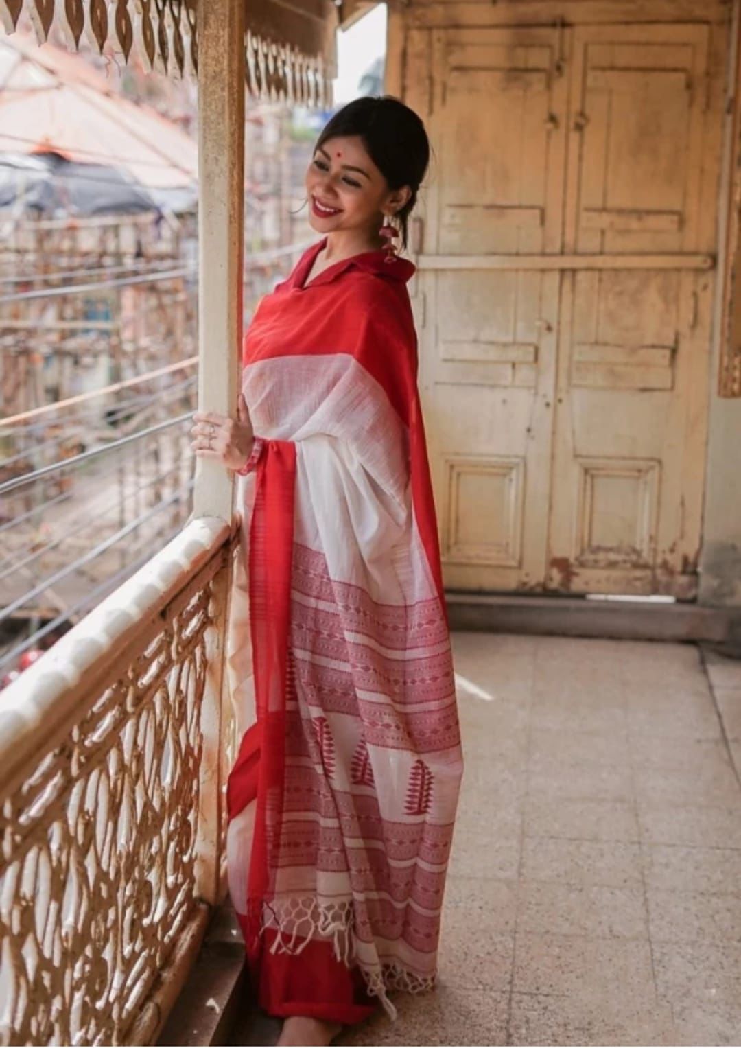 Ceramic White Maheshawari Cotton Silk Saree