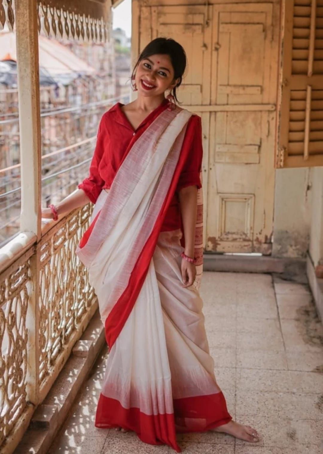 Ceramic White Maheshawari Cotton Silk Saree