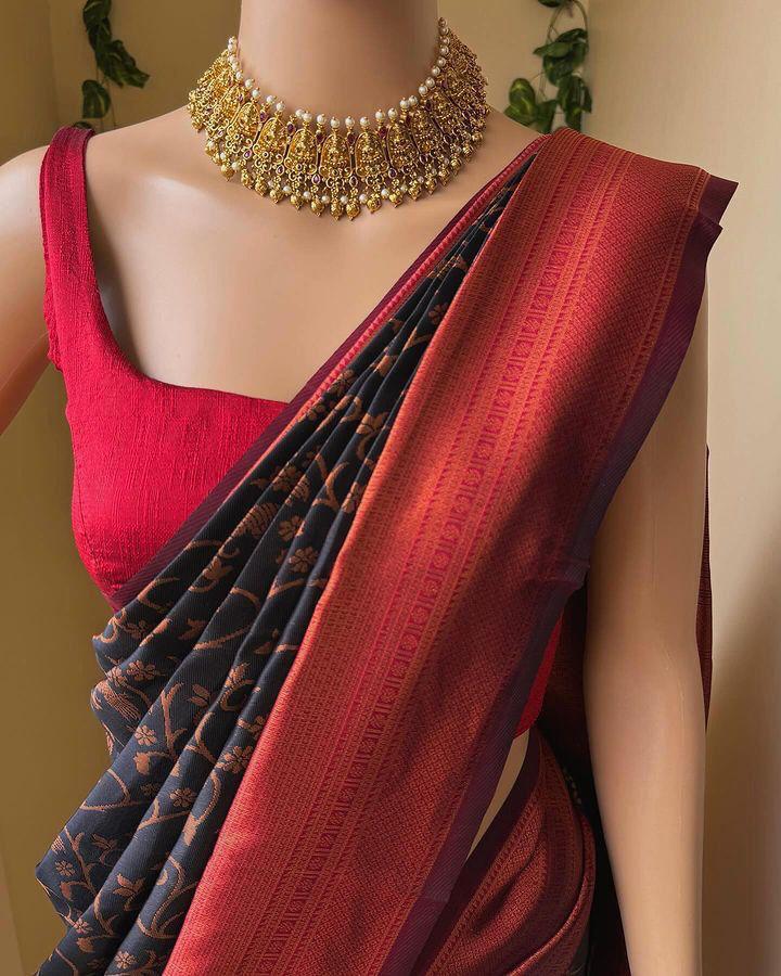 Winsome Black Soft Silk Saree With Mesmerising Blouse Piece