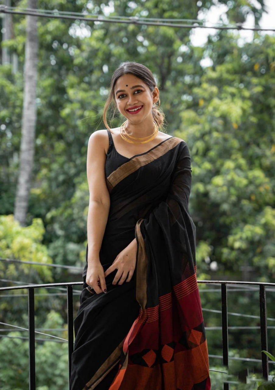 Quill Black Maheshawari Cotton Silk Saree