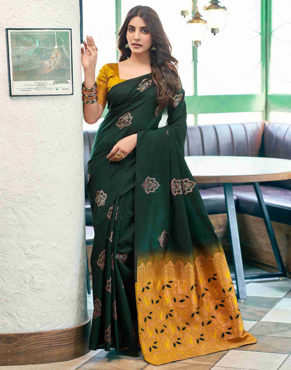 Skinny Dark Green Soft Silk Saree With Gratifying Blouse Piece
