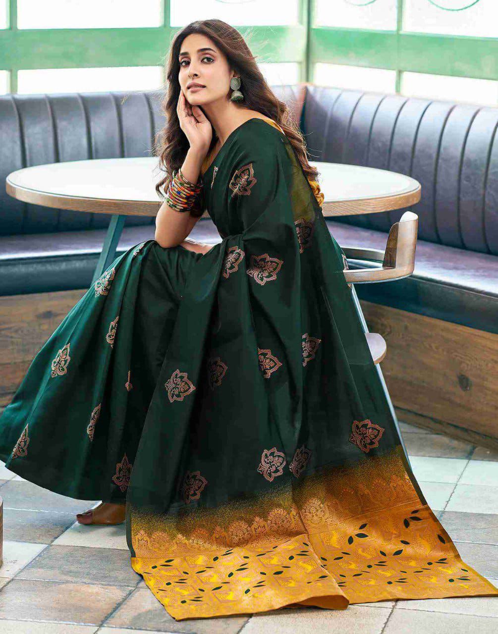 Skinny Dark Green Soft Silk Saree With Gratifying Blouse Piece