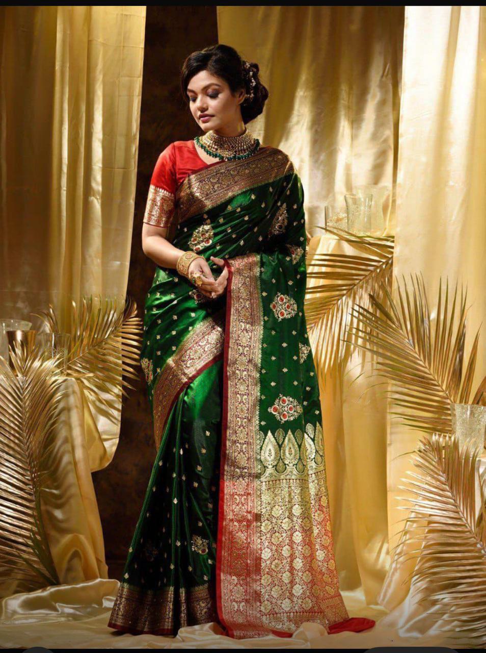 Proficient Dark Green Soft Silk Saree With Transcendent Blouse Piece