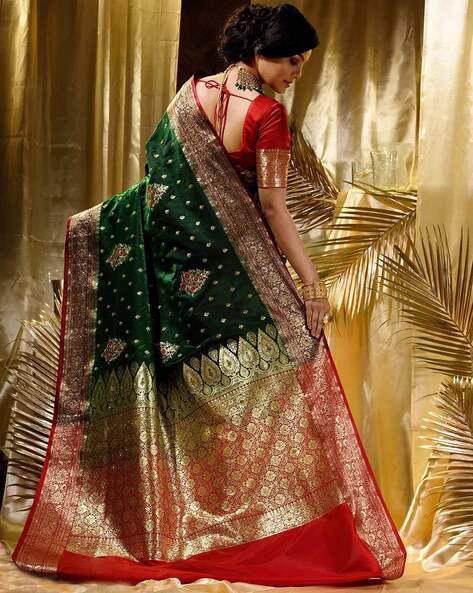 Proficient Dark Green Soft Silk Saree With Transcendent Blouse Piece