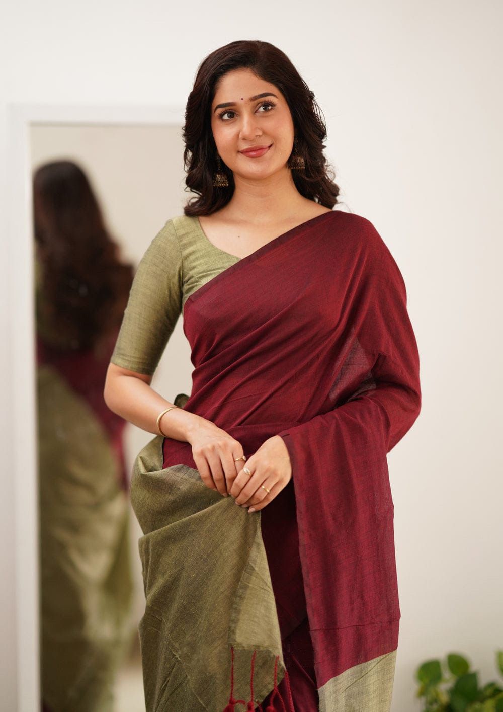 Inimitable Maroon Cotton Silk Saree With Efflorescence Blouse Piece