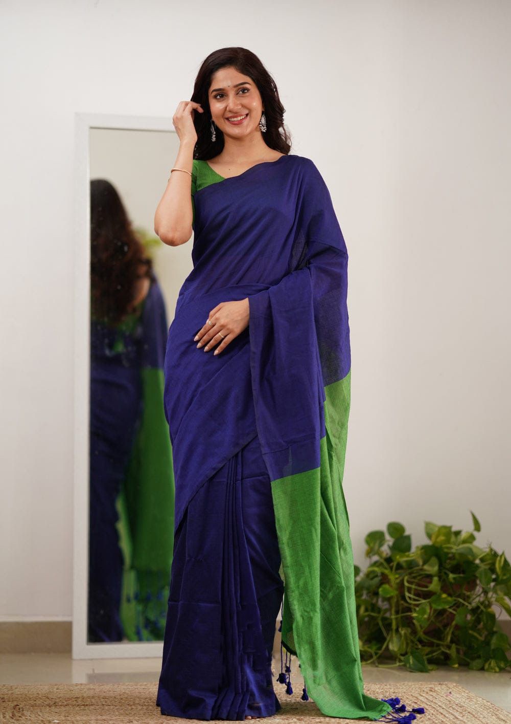 Smart Navy Blue Cotton Silk Saree With Inspiring  Blouse Piece