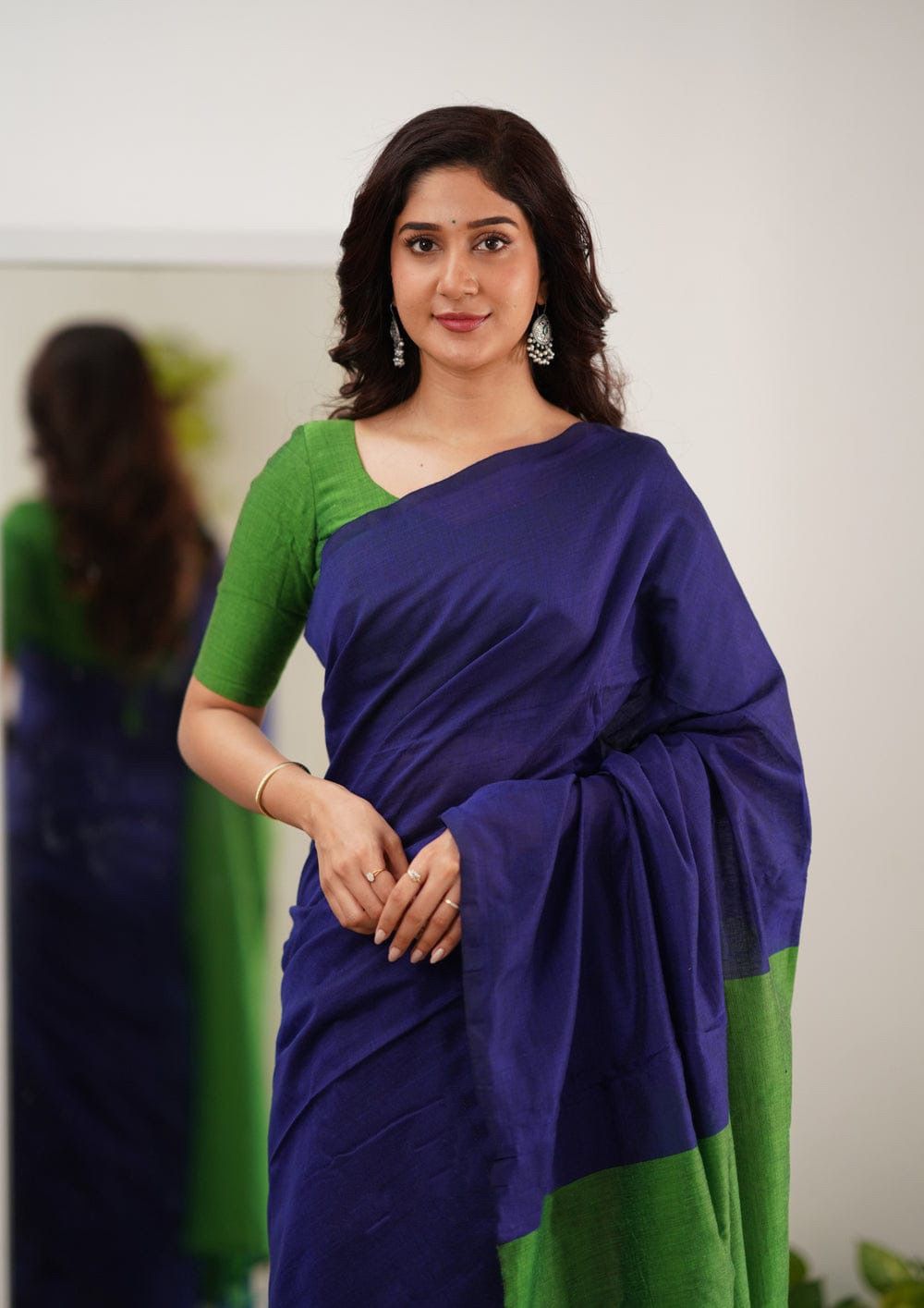 Smart Navy Blue Cotton Silk Saree With Inspiring  Blouse Piece