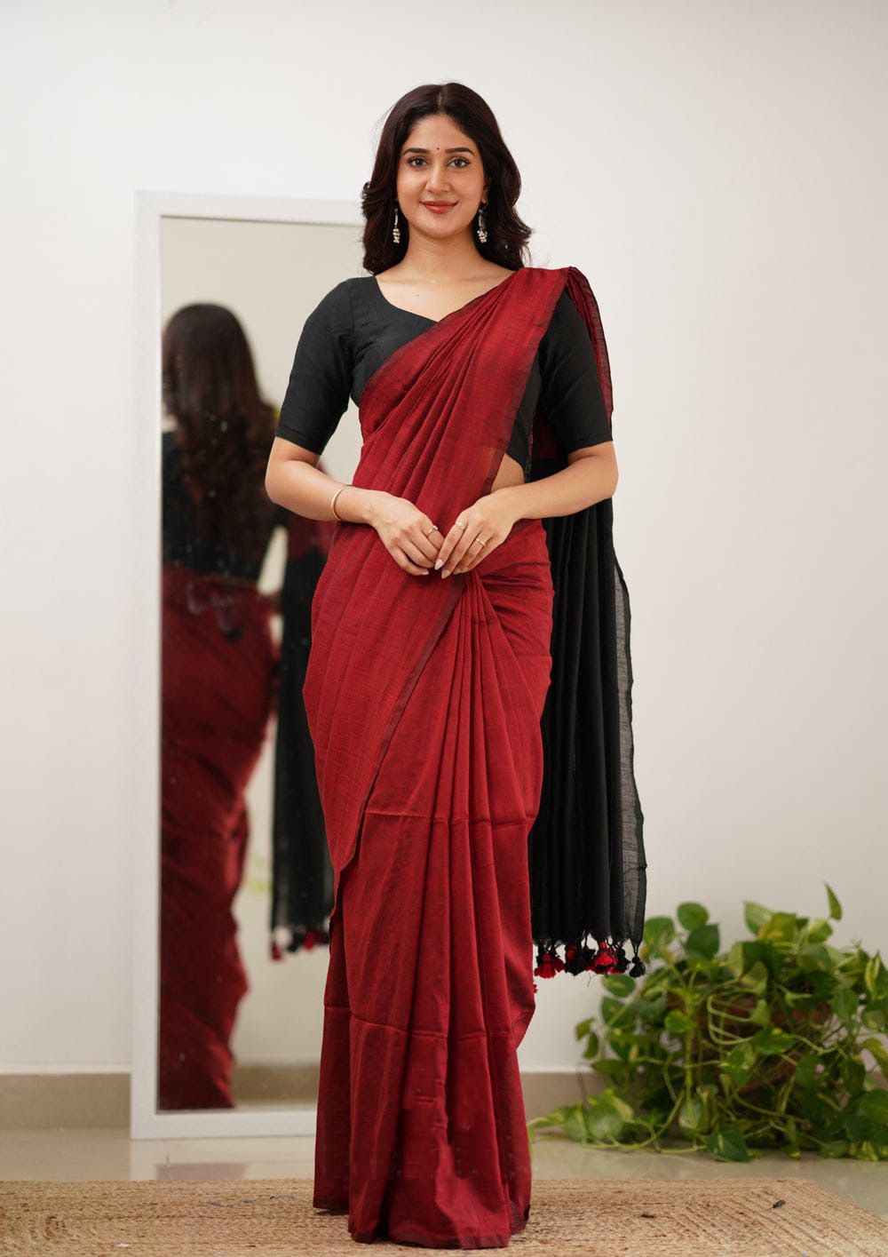 Super extravagant Red Cotton Silk Saree With Flamboyant Blouse Piece