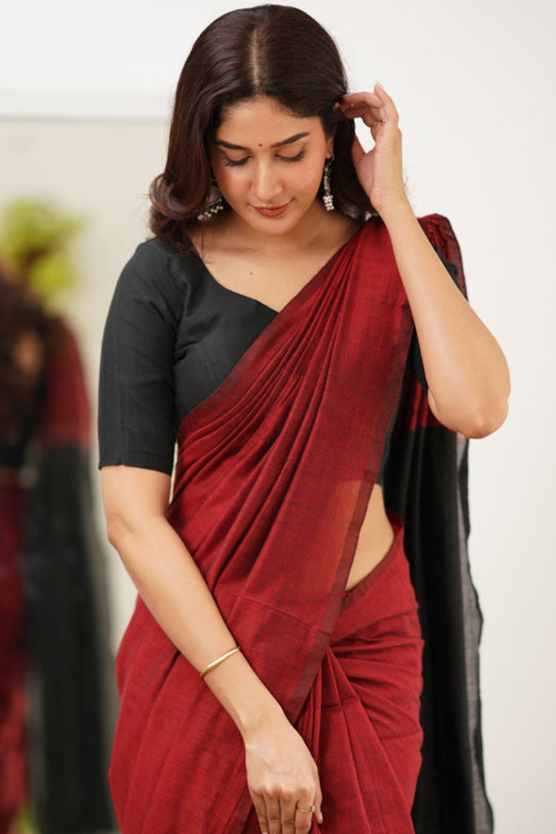 Super extravagant Red Cotton Silk Saree With Flamboyant Blouse Piece