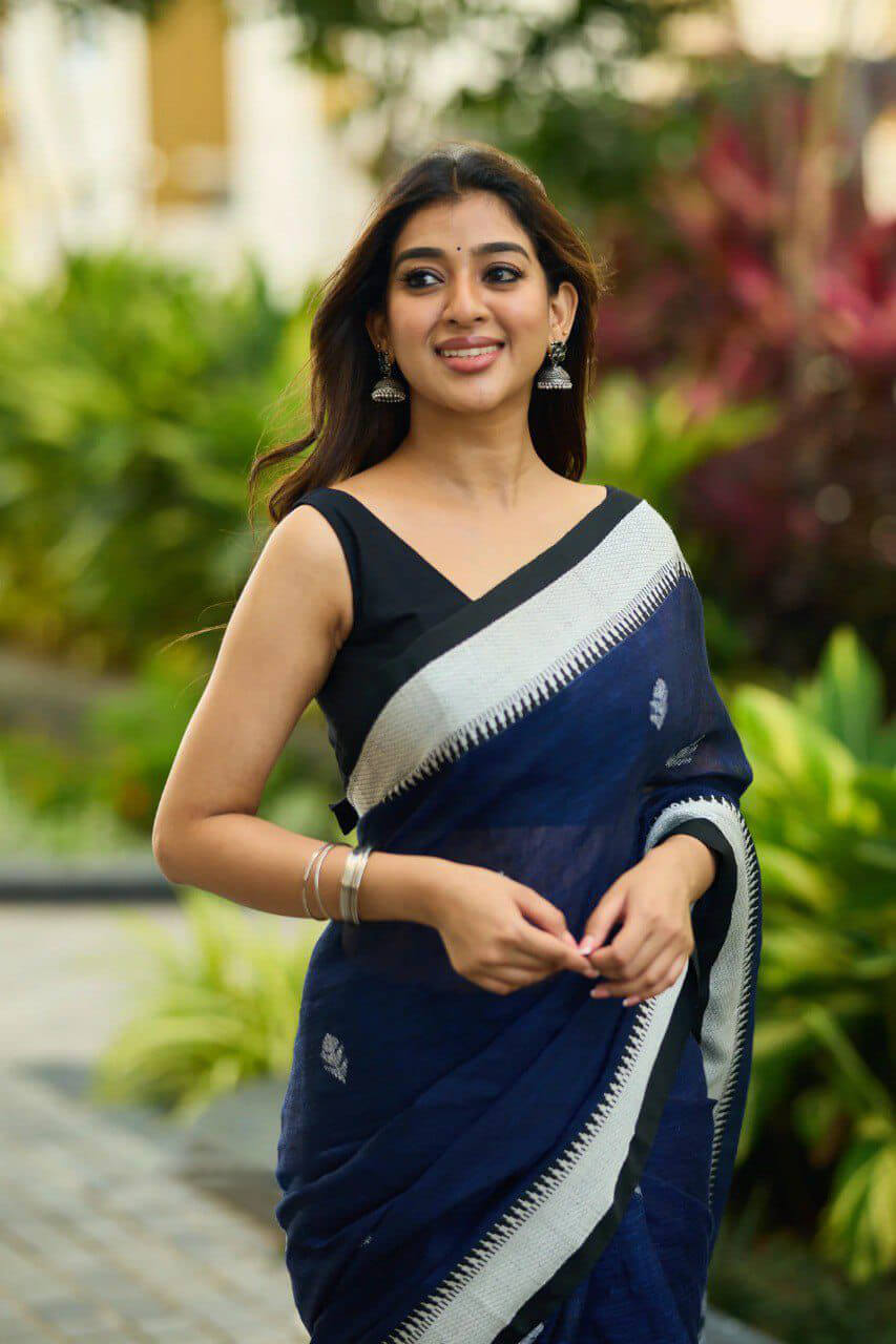 Splendorous Navy Blue Cotton Silk Saree With Stylish Blouse Piece