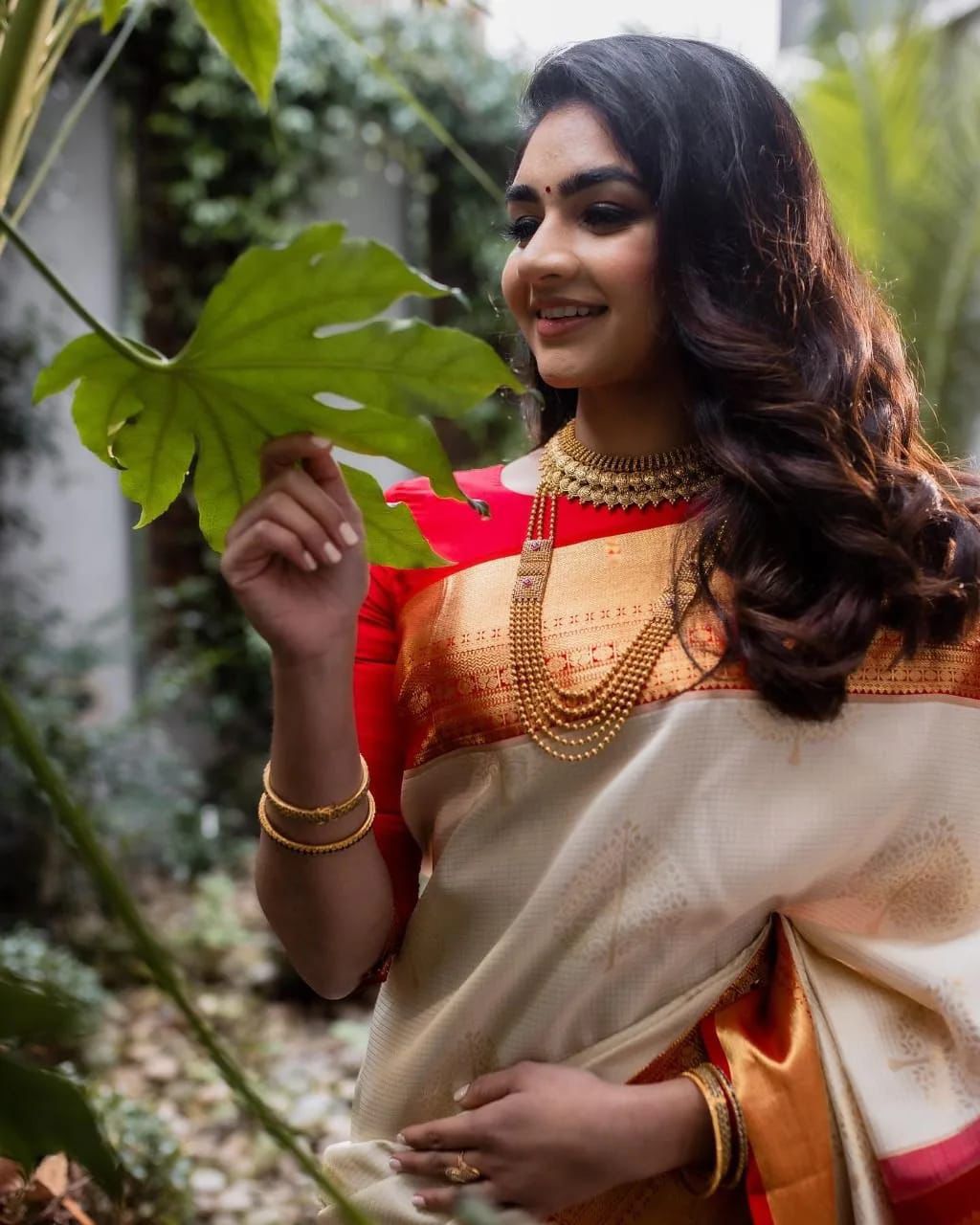 Entrancing Beige Soft Silk Saree With Aplomb Blouse Piece