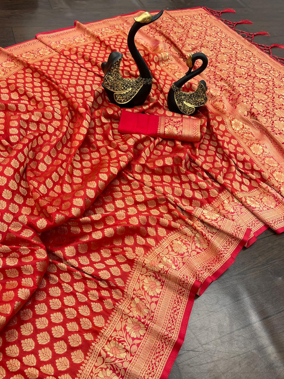 Divine Red Soft Banarasi Silk Saree With Ideal Blouse Piece