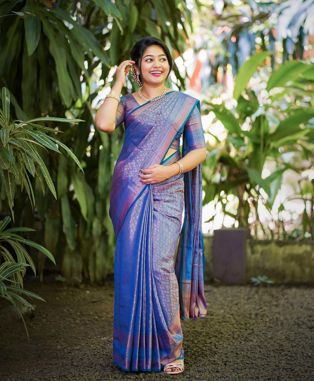 Sumptuous Blue Soft Silk Saree With Luxuriant Blouse Piece