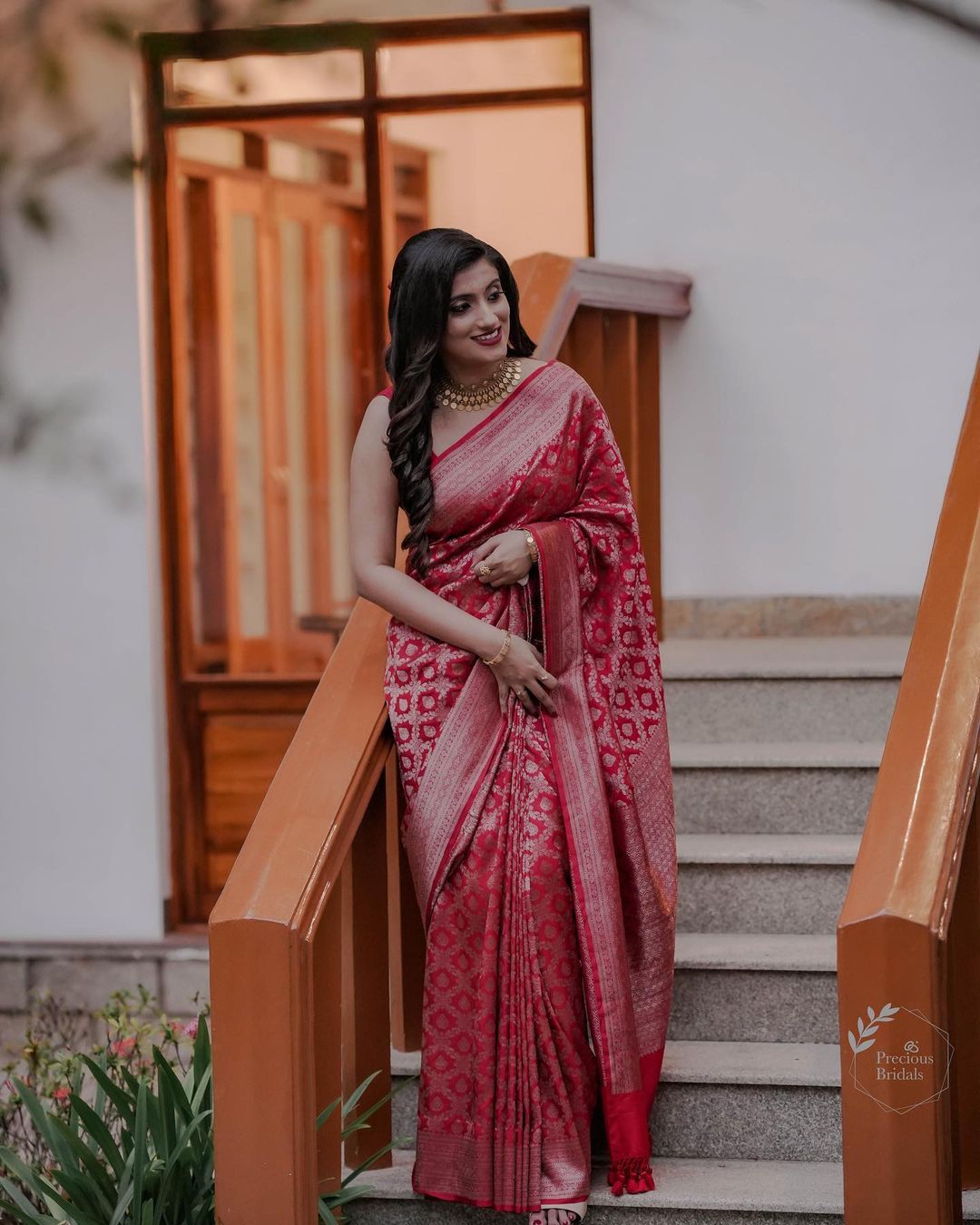 Splendiferous Red Soft Banarasi Silk Saree With Precious Blouse Piece