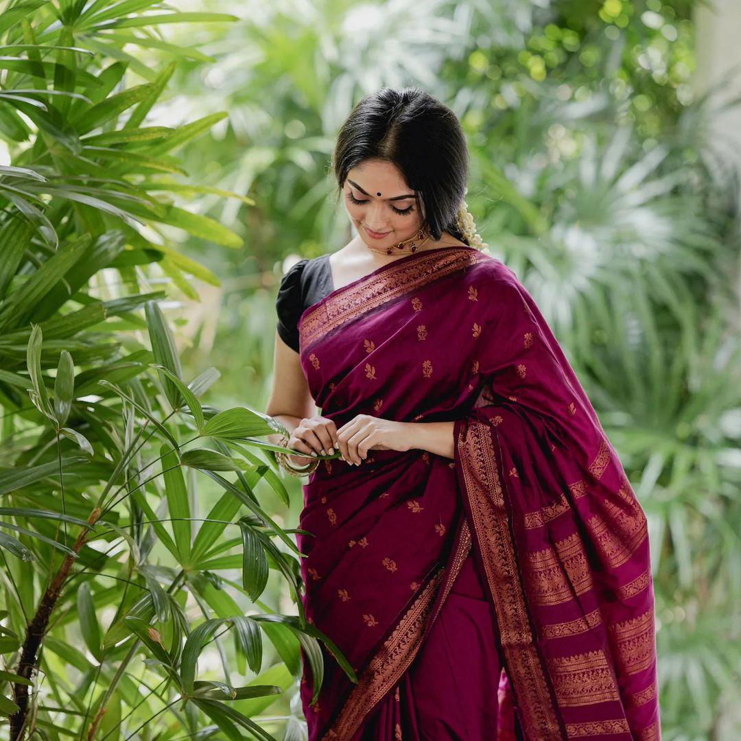 Sempiternal Purple Soft Silk Saree With Angelic Blouse Piece