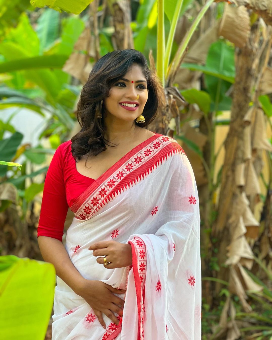 Vanilla White Maheshawari Cotton Silk Saree