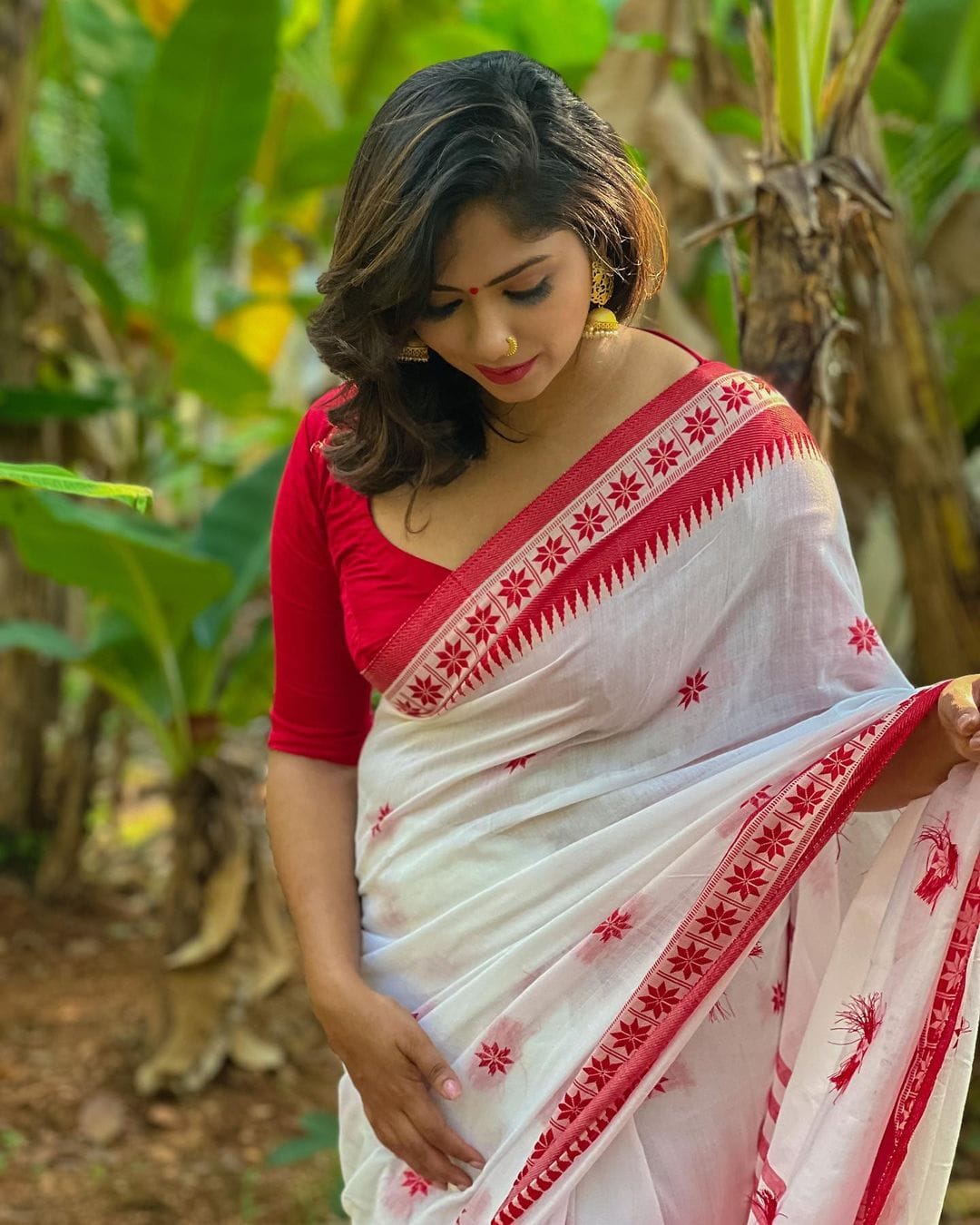 Vanilla White Maheshawari Cotton Silk Saree