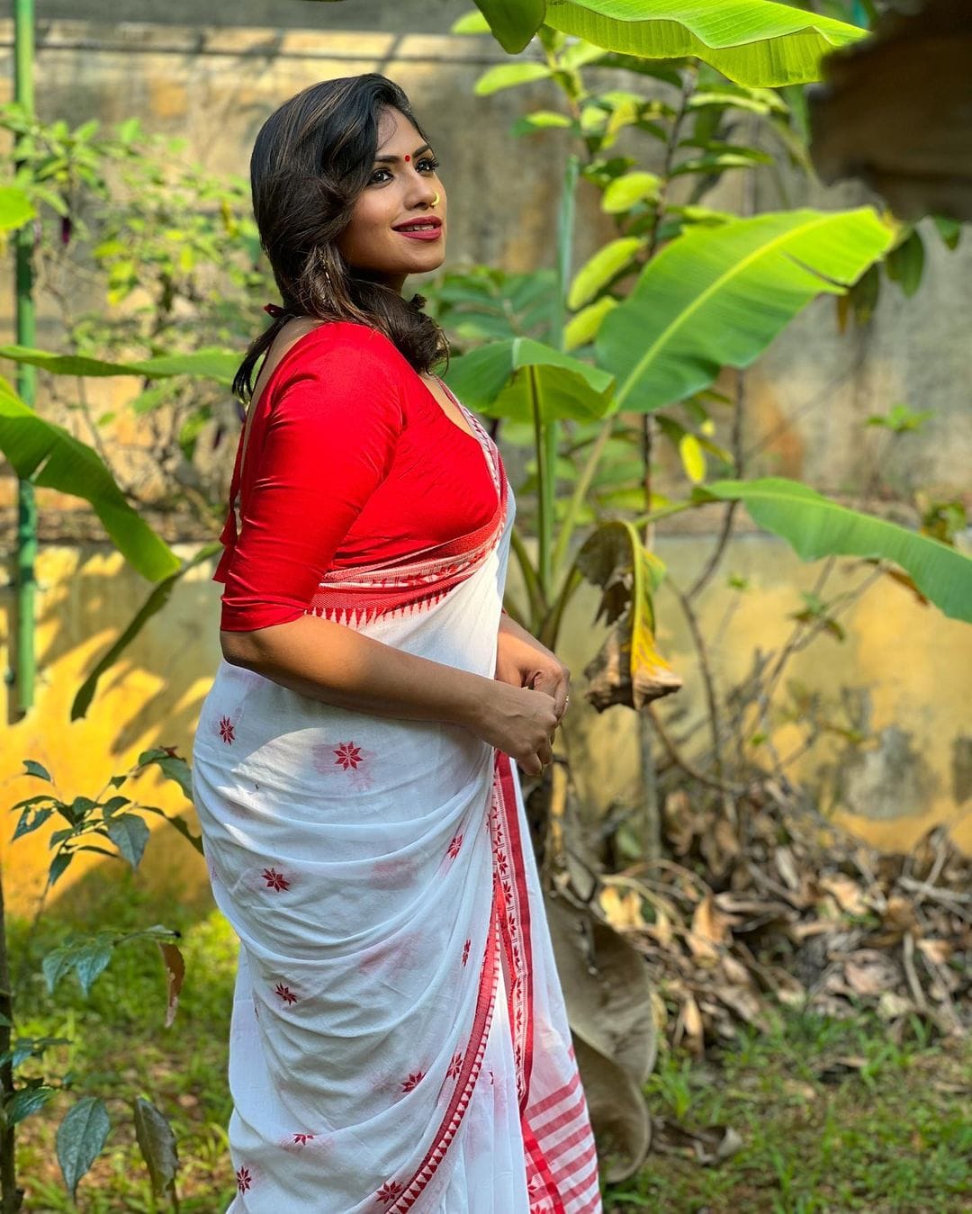 Vanilla White Maheshawari Cotton Silk Saree