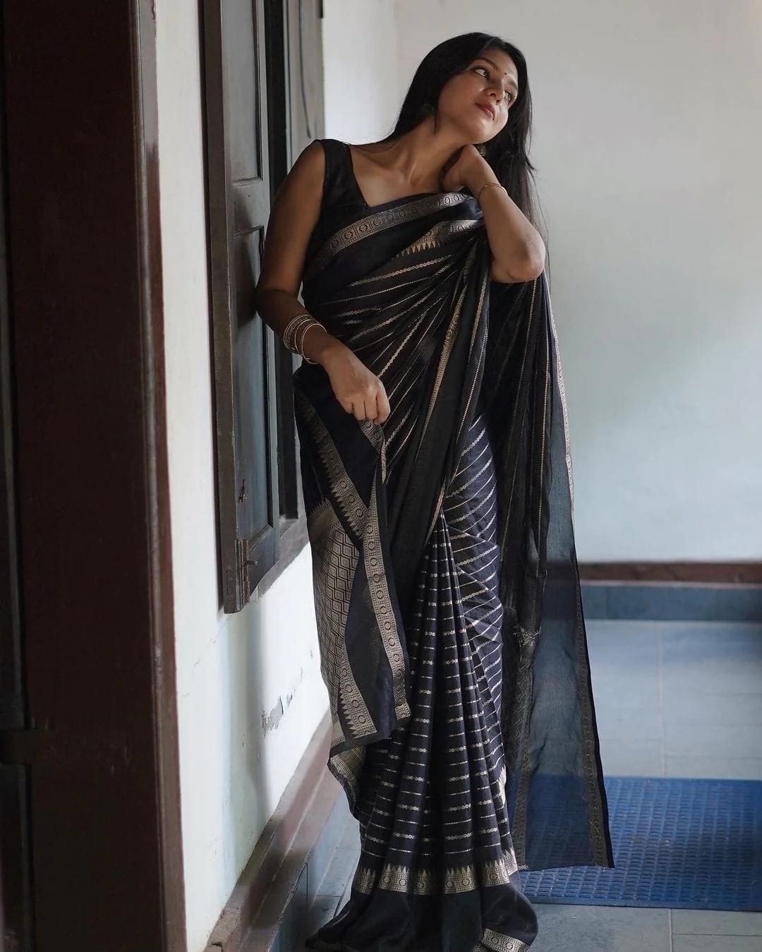 Prettiest Black Soft Banarasi Silk Saree With Flattering Blouse Piece