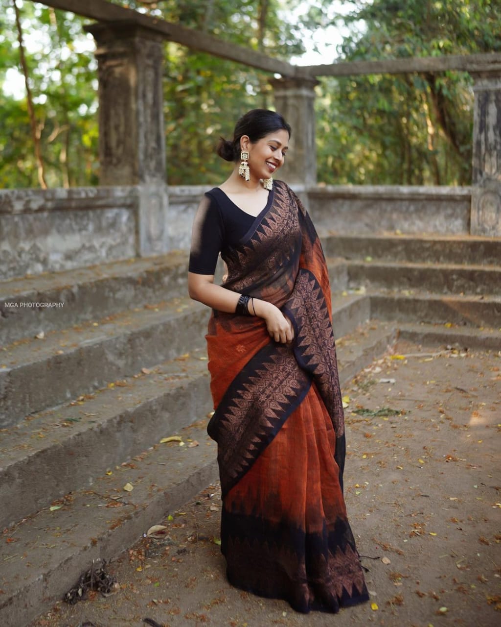 Tiger Orange Maheshawari Cotton Silk Saree