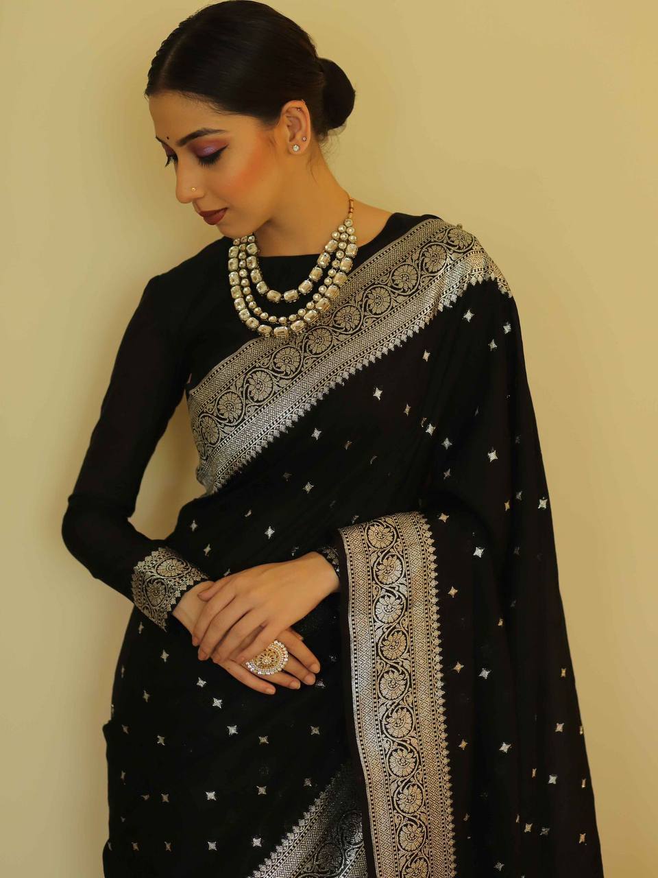 Classy Black Cotton Silk Saree With Sizzling Blouse Piece