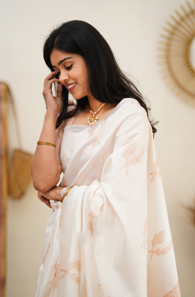 Diaphanous White Soft Silk Saree With Breathtaking Blouse Piece