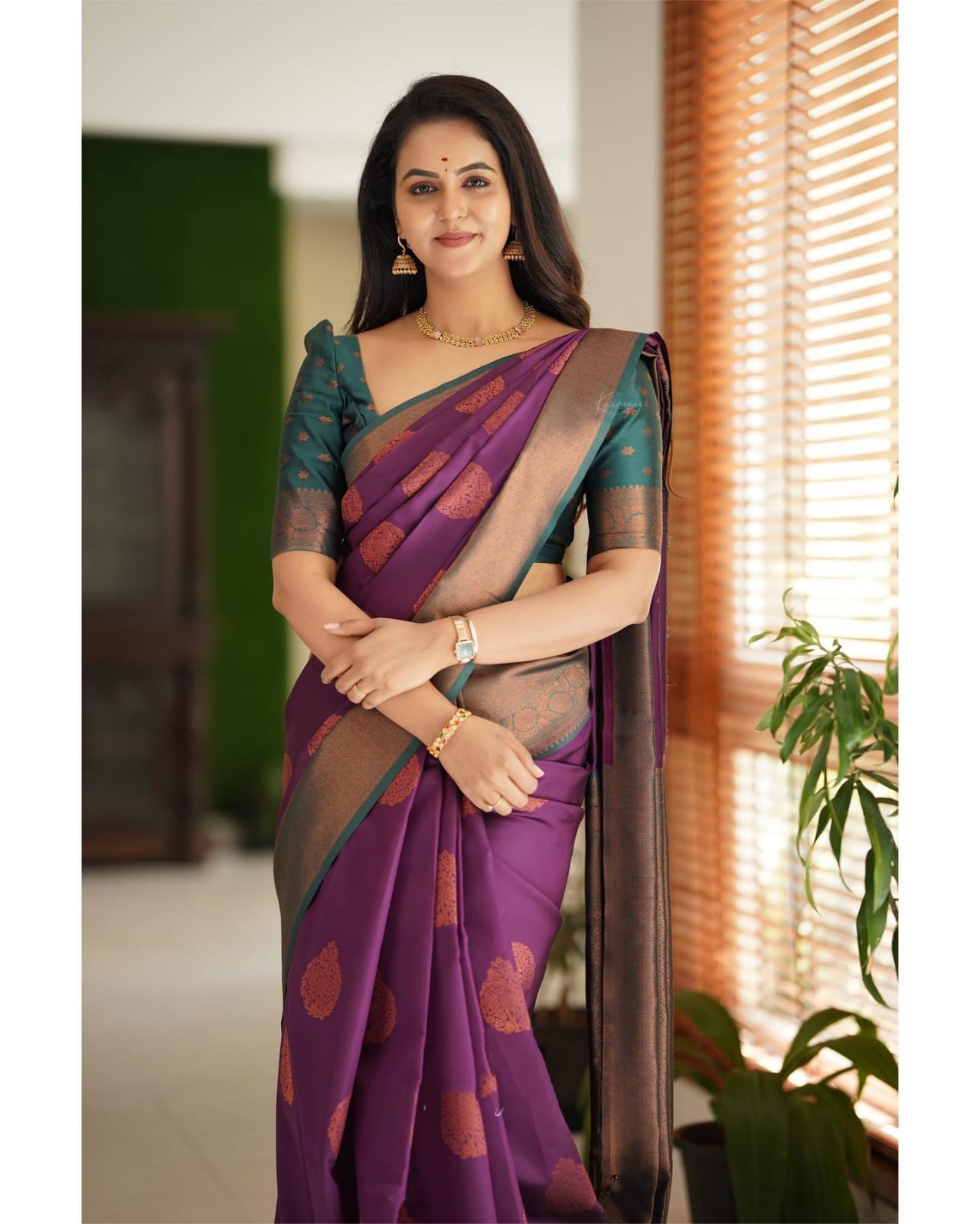 Snappy Purple Soft Silk Saree With Snazzy Blouse Piece