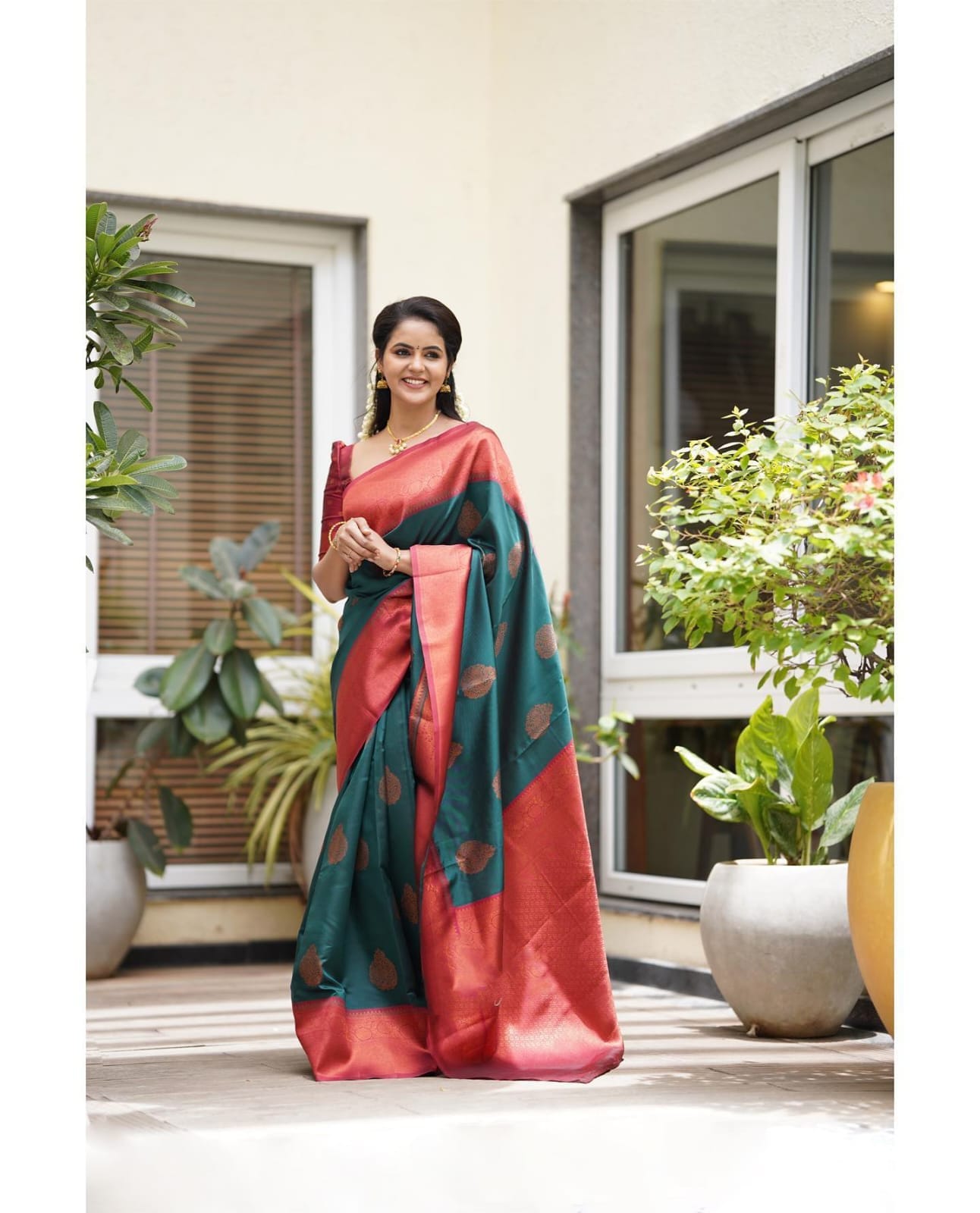 Fantabulous Rama Soft Silk Saree With Artistic Blouse Piece