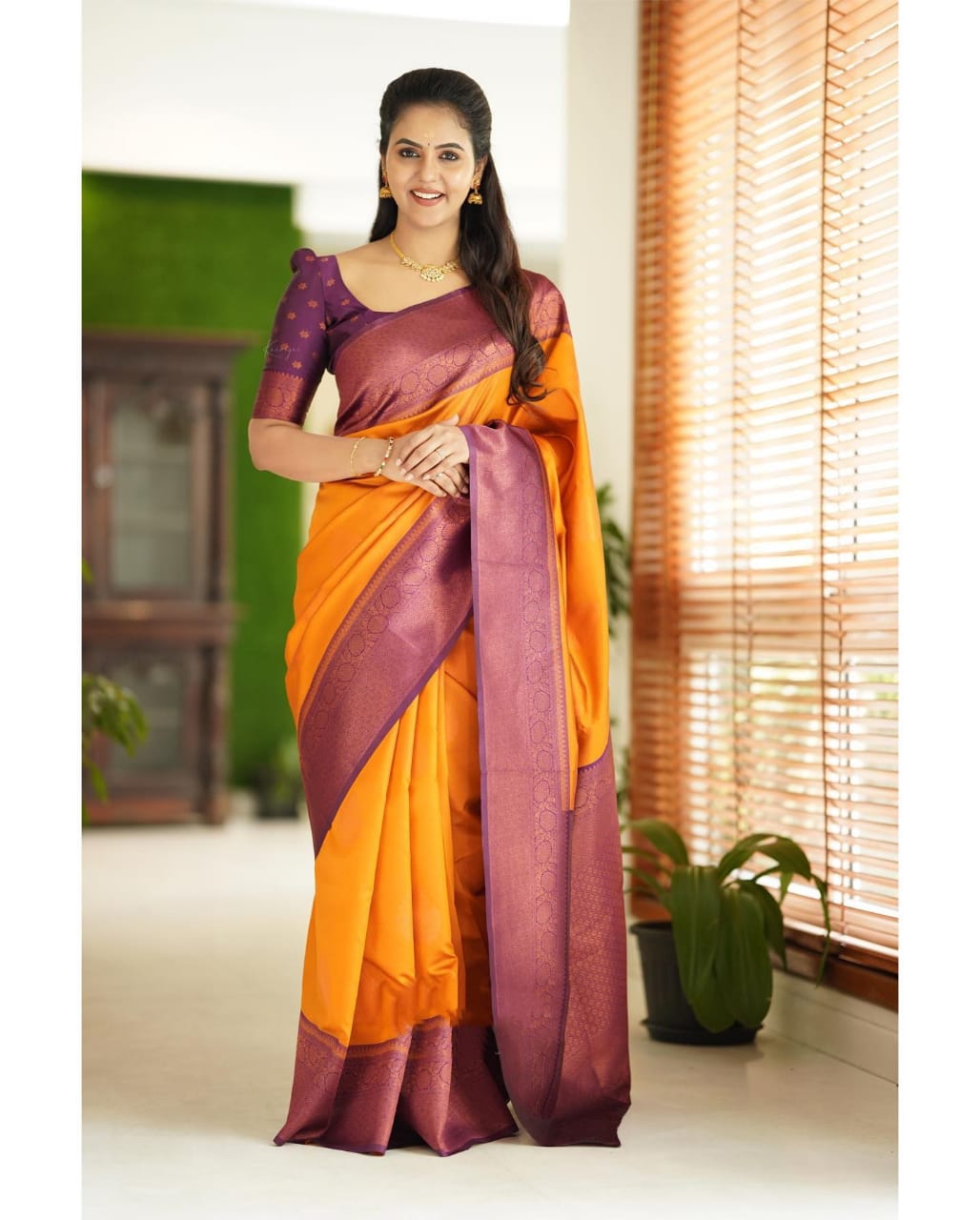 Enchanting Yellow Soft Silk Saree With Scrumptious Blouse Piece