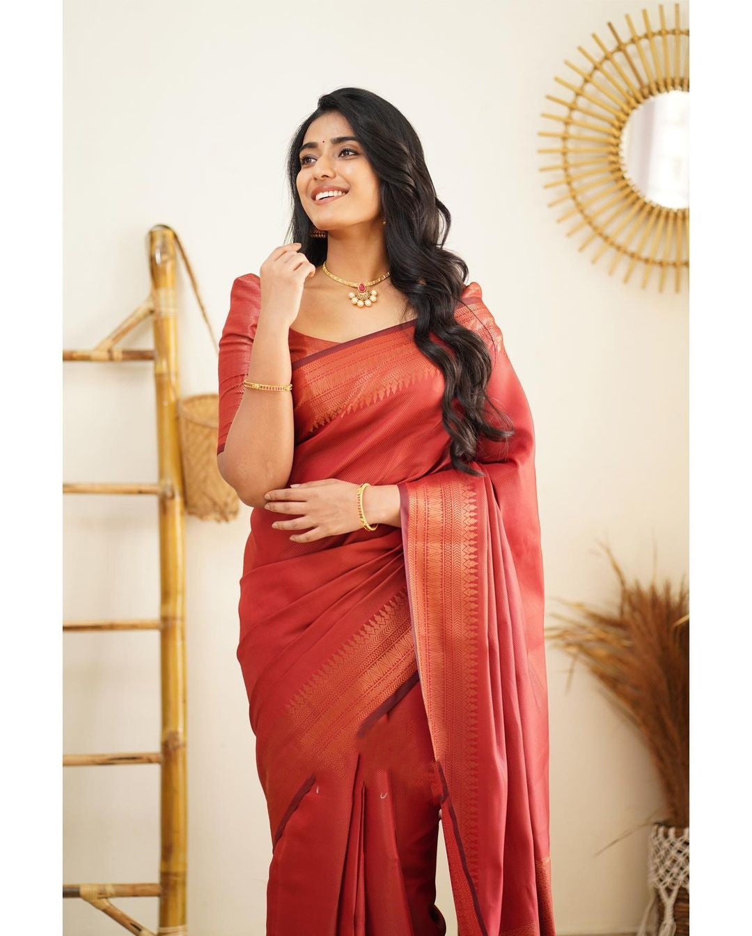 Amiable Red Soft Silk Saree With Prodigal Blouse Piece