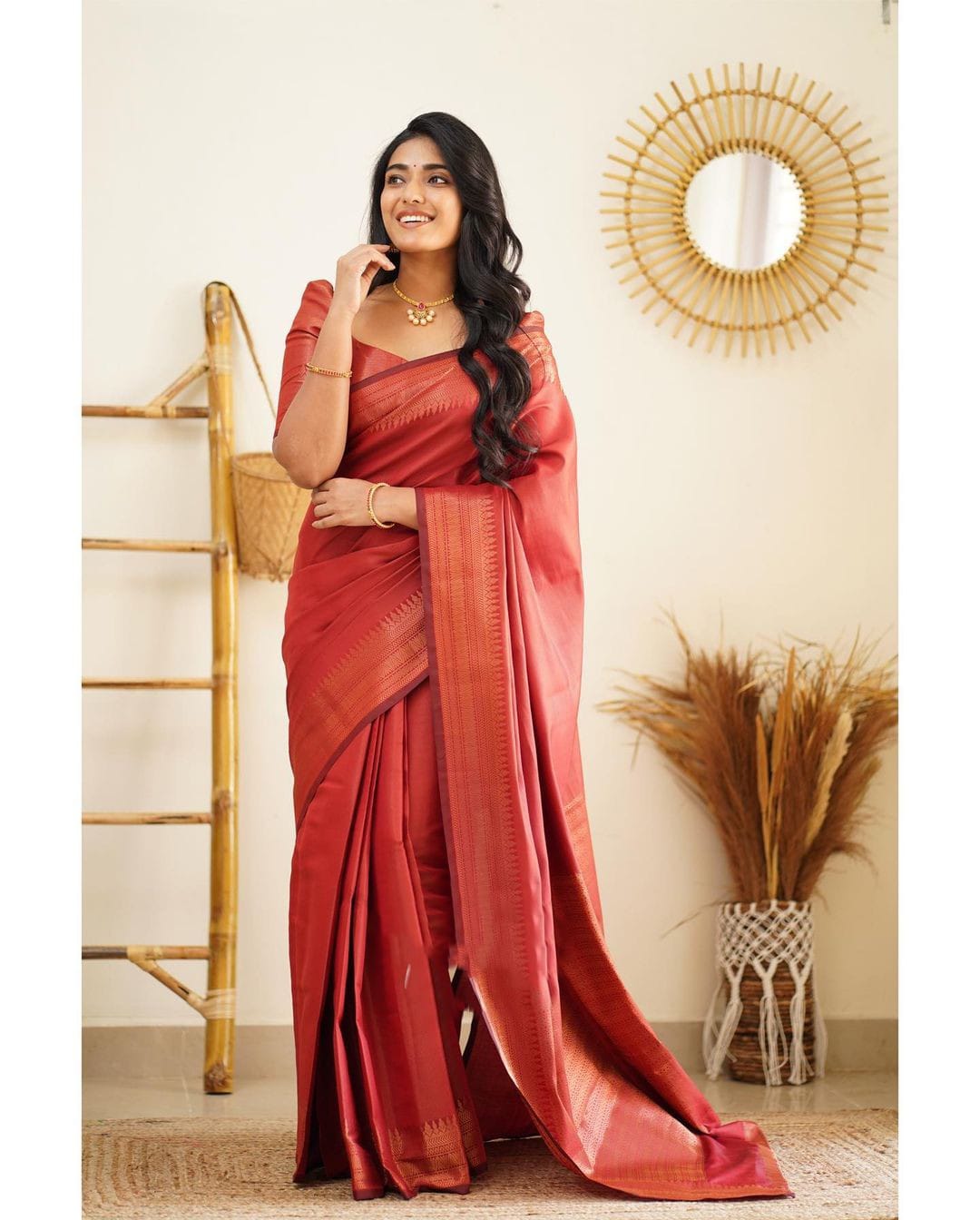 Amiable Red Soft Silk Saree With Prodigal Blouse Piece