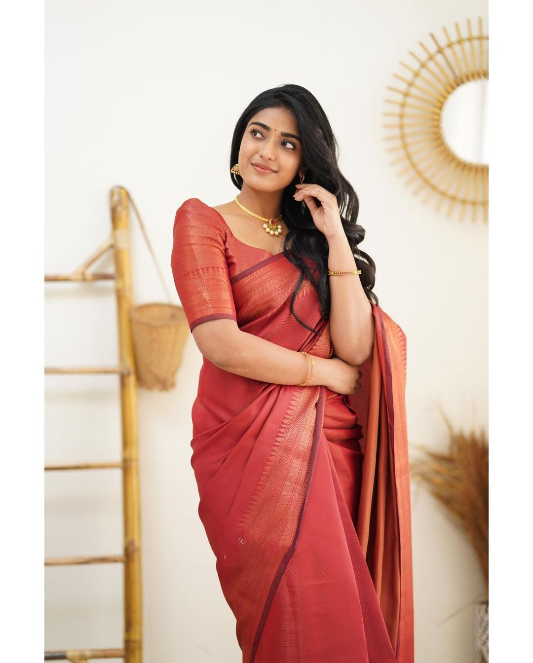 Amiable Red Soft Silk Saree With Prodigal Blouse Piece