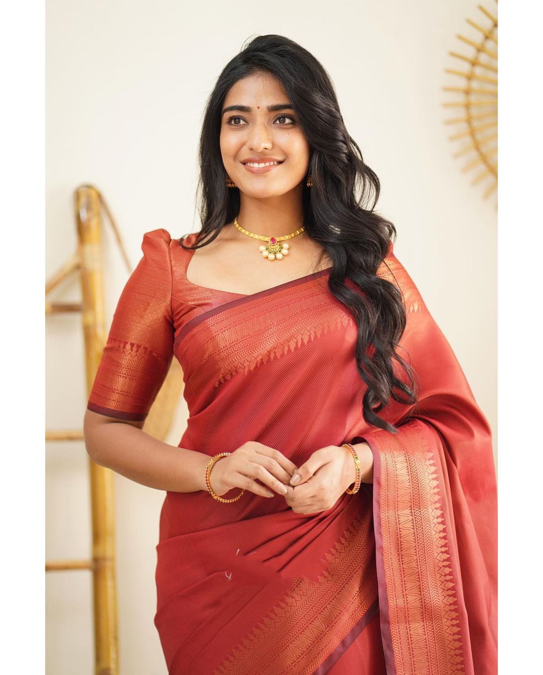 Amiable Red Soft Silk Saree With Prodigal Blouse Piece