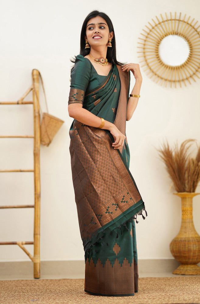 Lassitude Dark Green Soft Silk Saree With Refreshing Blouse Piece