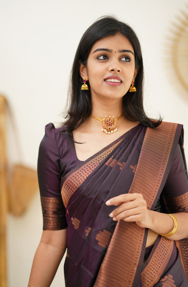 Imbrication Purple Soft Silk Saree With Engrossing Blouse Piece