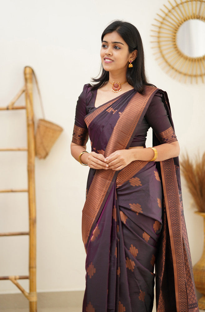 Imbrication Purple Soft Silk Saree With Engrossing Blouse Piece