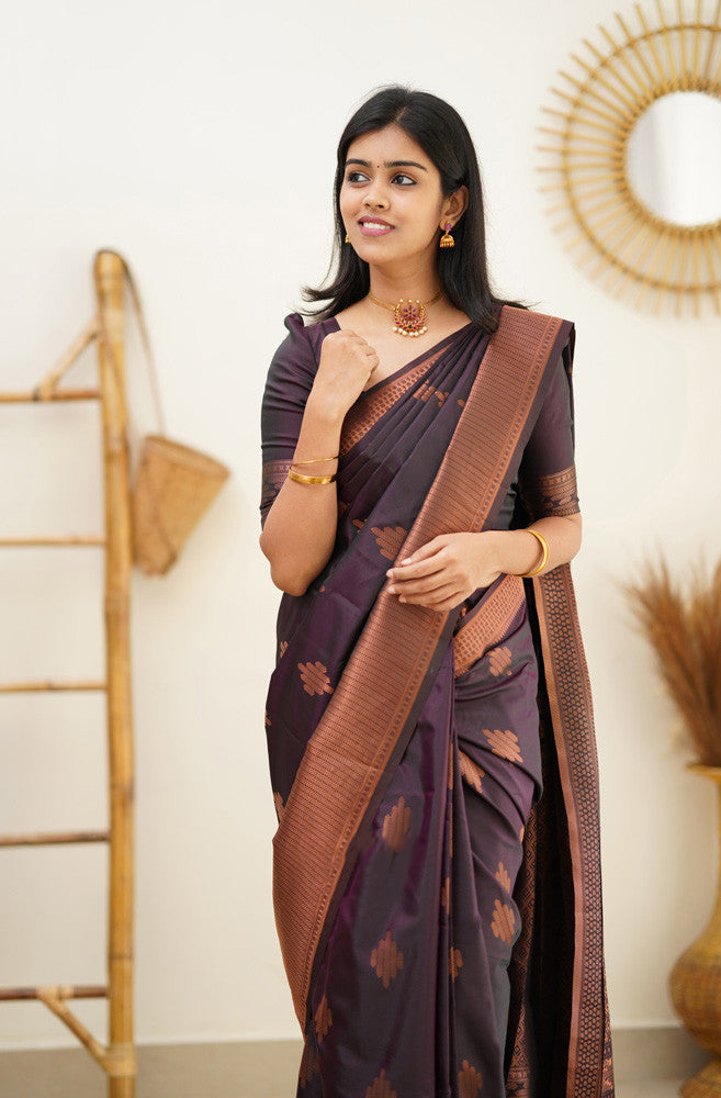 Imbrication Purple Soft Silk Saree With Engrossing Blouse Piece