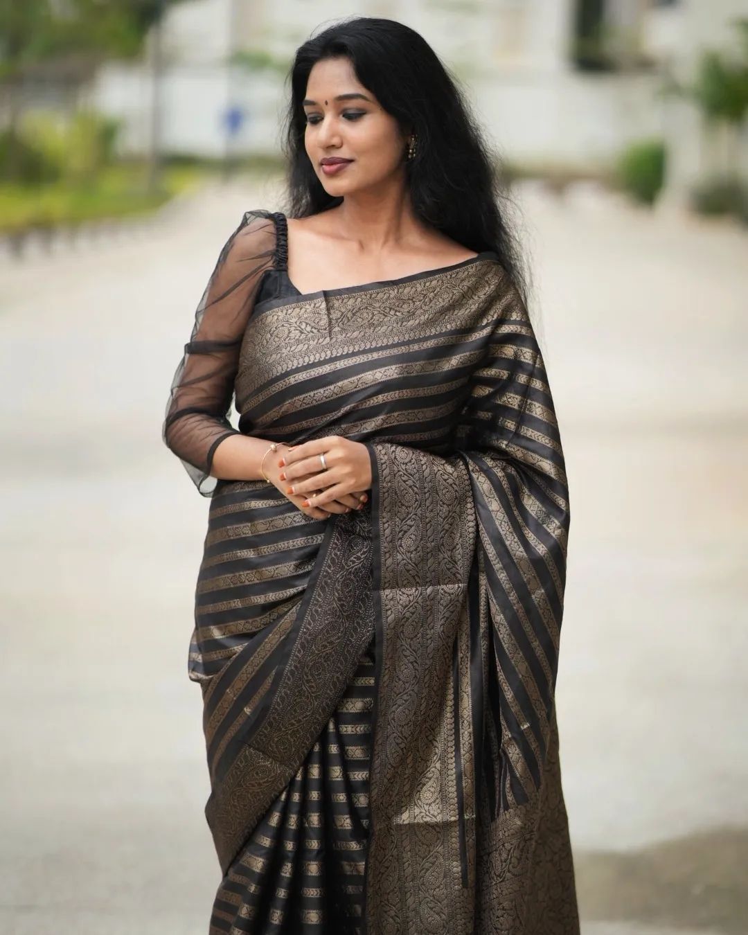 Resplendent Black Soft Silk Saree With Luxuriant Blouse Piece