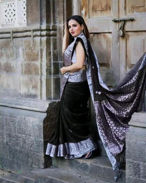 Smashing Black Soft Banarasi Silk Saree With Attractive Blouse Piece