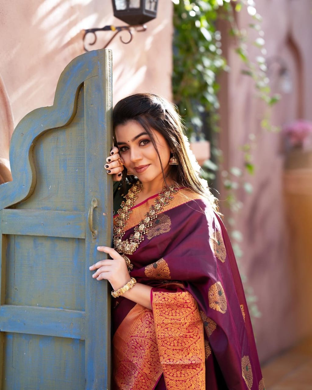 Dissemble Wine Soft Banarasi Silk Saree With Adorable Blouse Piece