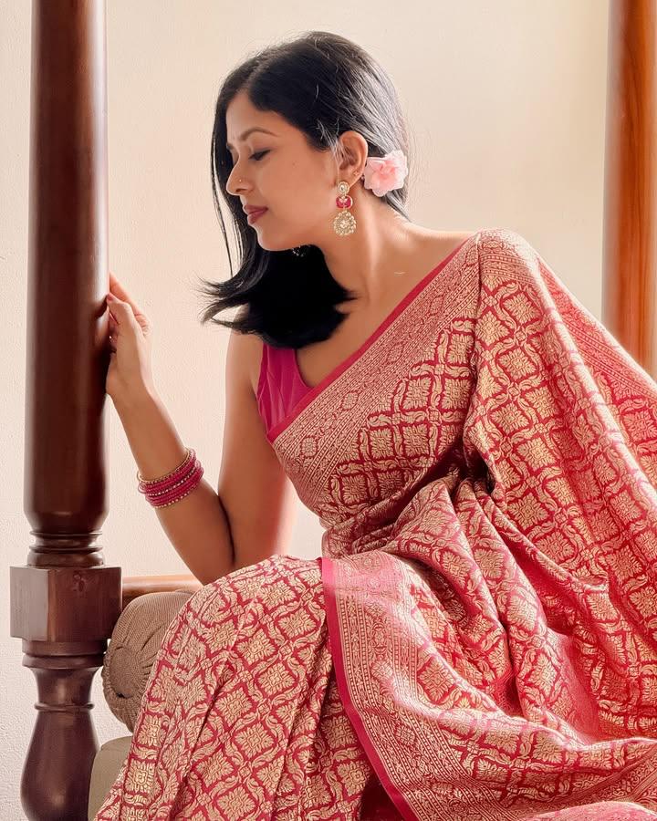 Nemesis Dark Pink Soft Silk Saree With Assemblage Blouse Piece