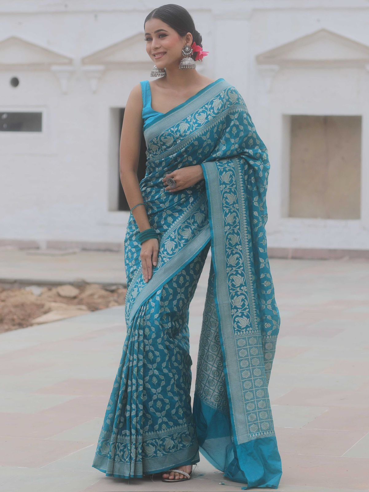 Sizzling Firozi Soft Silk Saree With Gorgeous Blouse Piece