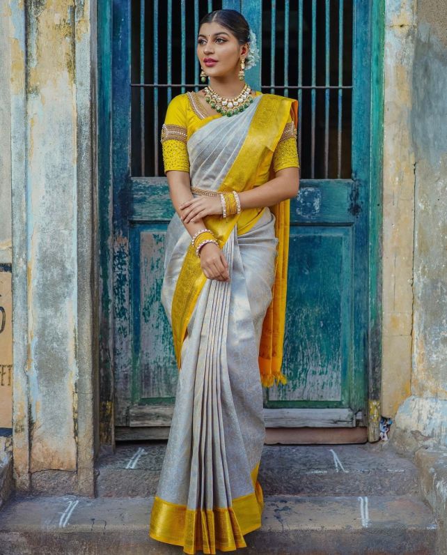 Posh Off White Soft Silk Saree With Adorning Blouse Piece