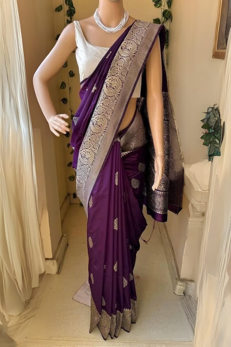 Resplendent Purple Soft Silk Saree With Enthralling Blouse Piece
