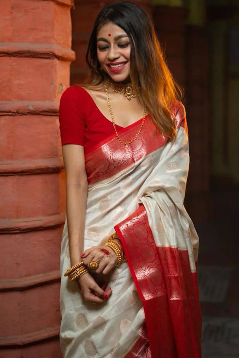 Amazing Off White Soft Silk Saree With Twirling Blouse Piece